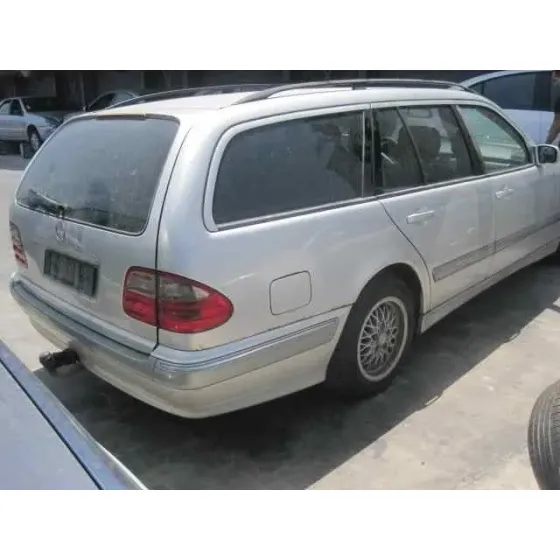 MERCEDES CLASE E (W210) FAMILIAR '2000 220 T CDI (210.206) GRIS