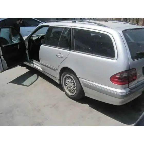 MERCEDES CLASE E (W210) FAMILIAR '2000 220 T CDI (210.206) GRIS