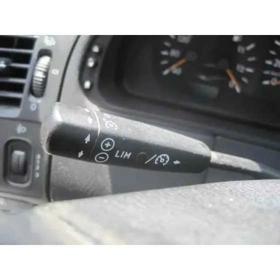 MERCEDES CLASE E (W210) FAMILIAR '2000 220 T CDI (210.206) GRIS