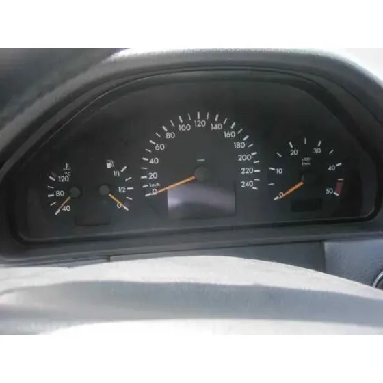 MERCEDES CLASE E (W210) FAMILIAR '2000 220 T CDI (210.206) GRIS