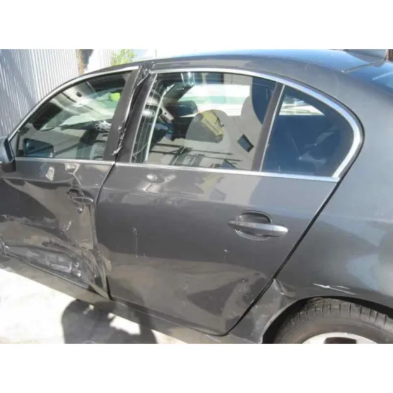BMW SERIE 5 BERLINA (E60) '2007 520D GRIS CENIZA