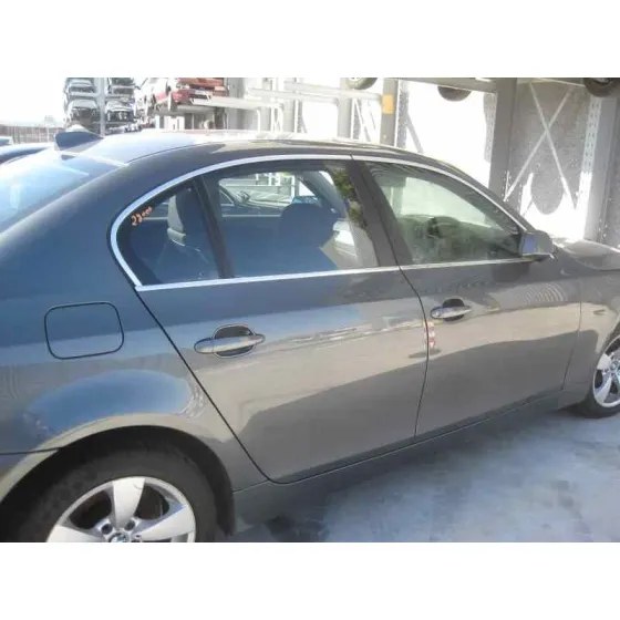 BMW SERIE 5 BERLINA (E60) '2007 520D GRIS CENIZA