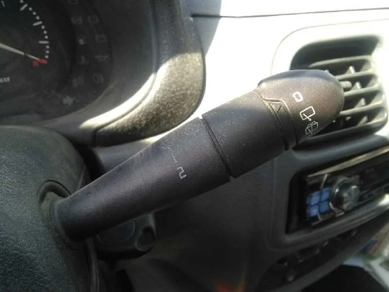 RENAULT CLIO II FASE I (B/CBO) '1999 1.9 D PLATA