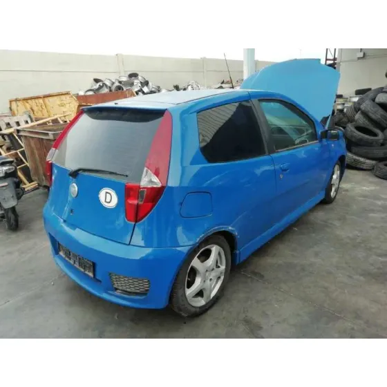 FIAT PUNTO BERLINA (188) '2009 1.4 16V DYNAMIC AZUL