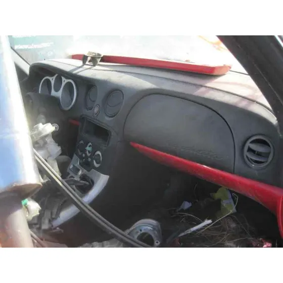 FIAT BARCHETTA (183) '2001 1.8 16V ROJO