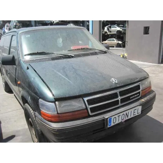 CHRYSLER VOYAGER (ES) '1995 2.5 TD LE GRAND VOYAGER VERDE