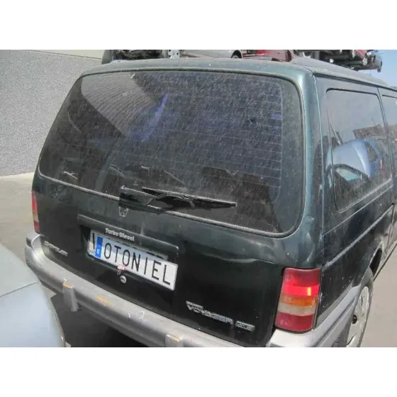 CHRYSLER VOYAGER (ES) '1995 2.5 TD LE GRAND VOYAGER VERDE