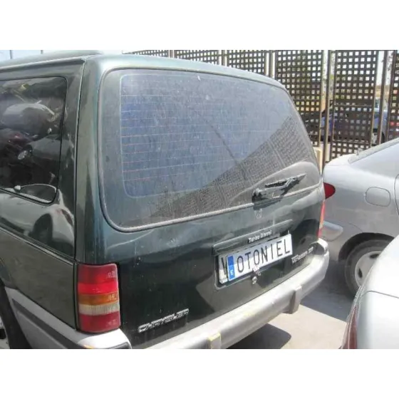 CHRYSLER VOYAGER (ES) '1995 2.5 TD LE GRAND VOYAGER VERDE