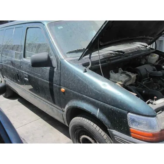 CHRYSLER VOYAGER (ES) '1995 2.5 TD LE GRAND VOYAGER VERDE