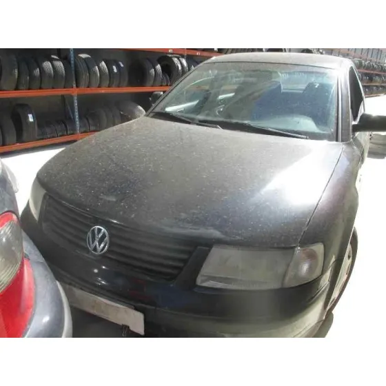 VOLKSWAGEN PASSAT BERLINA (3B2) '1999 COMFORTLINE NEGRO