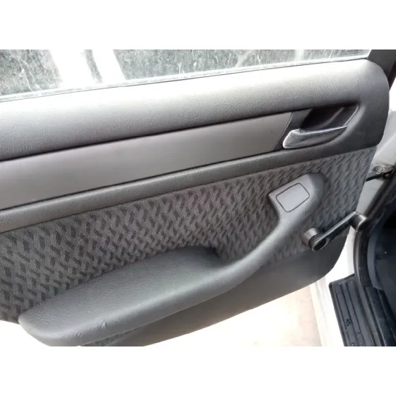 BMW SERIE 3 BERLINA (E46) '2000 320D GRIS