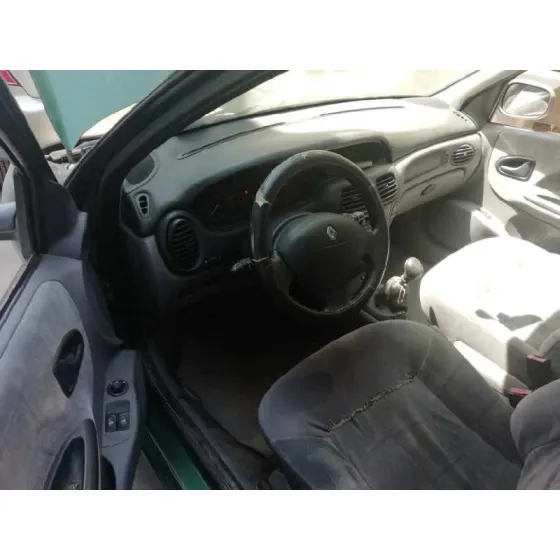 RENAULT MEGANE I FASE 2 BERLINA (BA0) '1999 1.9 D RT VERDE