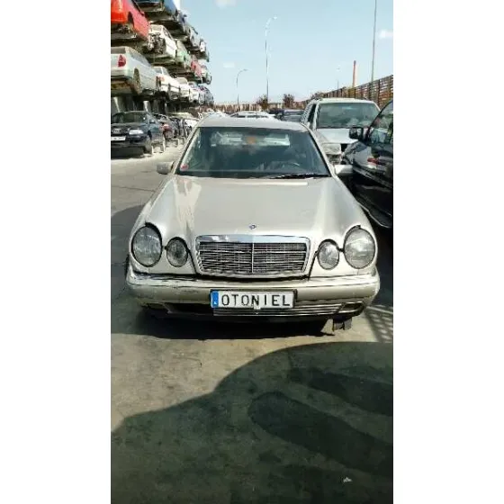 MERCEDES CLASE E (W210) BERLINA DIESEL '1999 300 TURBODIESEL (210.025) CHAMPAN