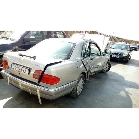 MERCEDES CLASE E (W210) BERLINA DIESEL '1999 300 TURBODIESEL (210.025) CHAMPAN