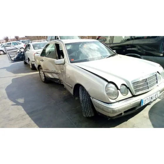 MERCEDES CLASE E (W210) BERLINA DIESEL '1999 300 TURBODIESEL (210.025) CHAMPAN