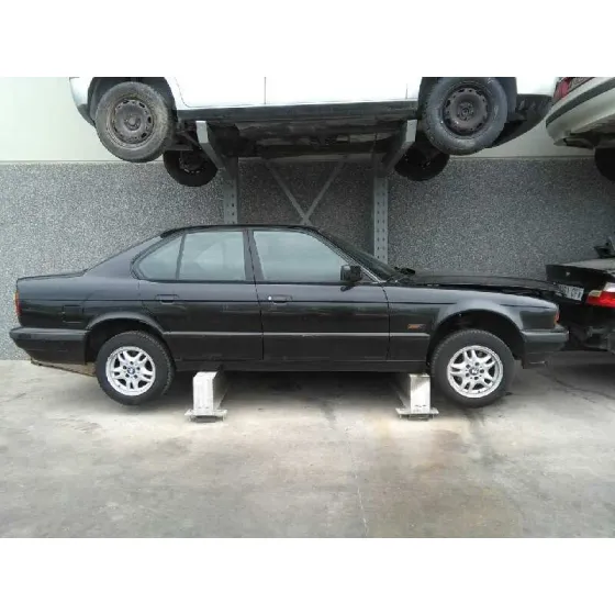 BMW SERIE 5 BERLINA (E34) '1995 525TD EXECUTIVE NEGRO
