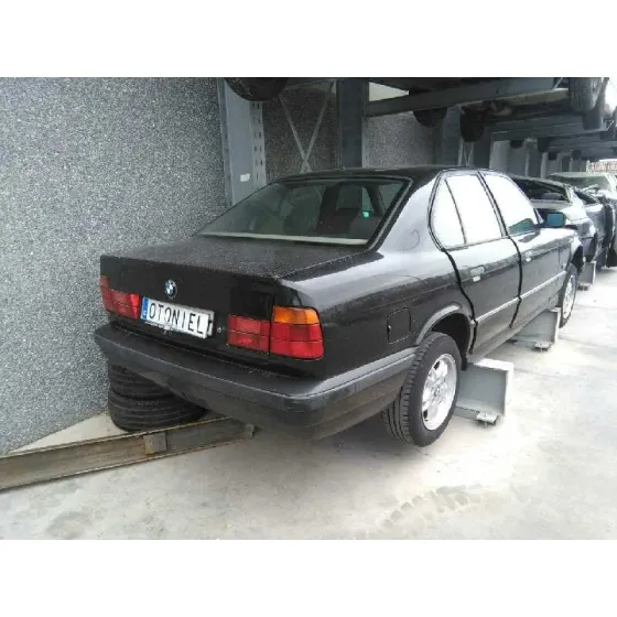 BMW SERIE 5 BERLINA (E34) '1995 525TD EXECUTIVE NEGRO