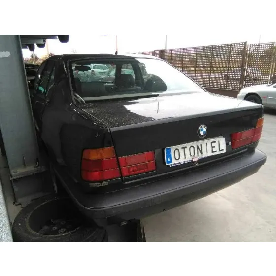 BMW SERIE 5 BERLINA (E34) '1995 525TD EXECUTIVE NEGRO
