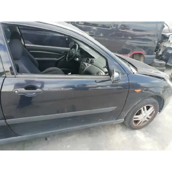 FORD FOCUS BERLINA (CAK) '1999 1.6 16V CAT NEGRO