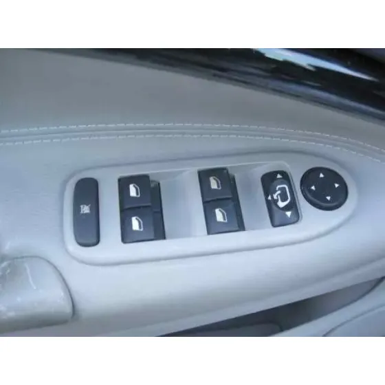 CITROEN C5 BERLINA '2005 2.0 16V CAT (RFJ / EW10A) GRANATE