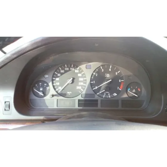 BMW SERIE 5 BERLINA (E39) '1997 528I GRIS PERLA