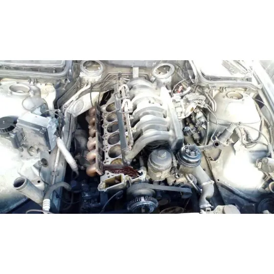 BMW SERIE 5 BERLINA (E39) '1997 528I GRIS PERLA