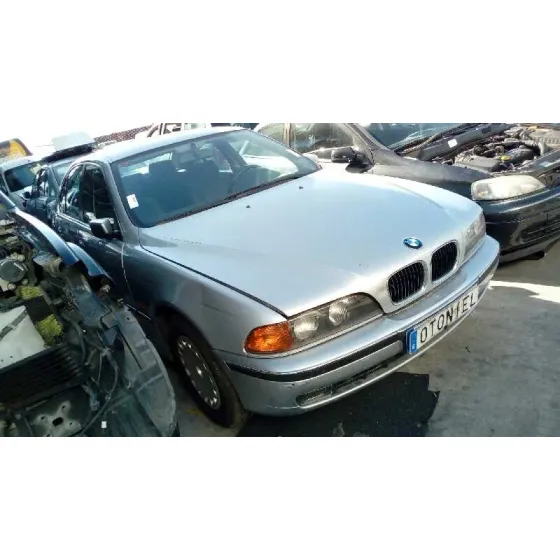 BMW SERIE 5 BERLINA (E39) '1997 528I GRIS PERLA
