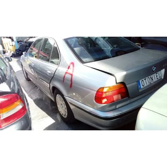 BMW SERIE 5 BERLINA (E39) '1997 528I GRIS PERLA
