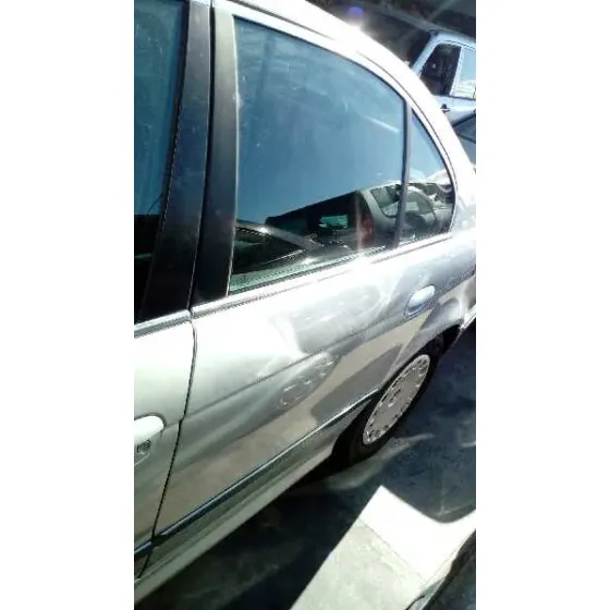 BMW SERIE 5 BERLINA (E39) '1997 528I GRIS PERLA