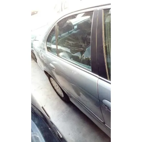 BMW SERIE 5 BERLINA (E39) '1997 528I GRIS PERLA
