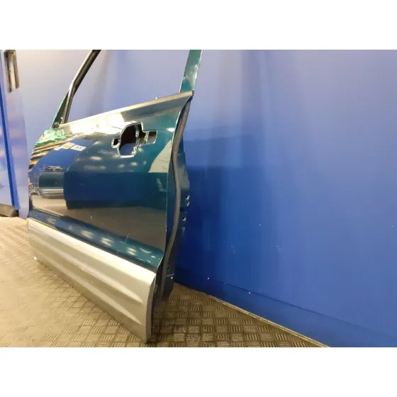 Puerta Delantera Izquierda para Mitsubishi Montero (V60/V70)