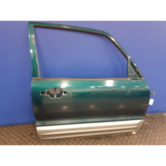Puerta Delantera Derecha para Mitsubishi Montero (V60/V70)