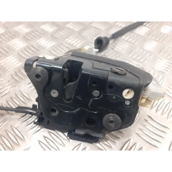 Cerradura Puerta Trasera Derecha para Volkswagen Passat Variant (3C5)