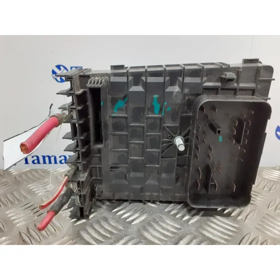 Caja Reles / Fusibles para Volkswagen Golf V Berlina (1K1)
