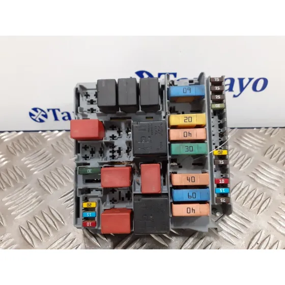 Caja Reles / Fusibles para Peugeot Bipper
