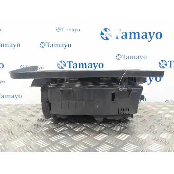 Guantera para Mercedes-Benz Clase A (W169)