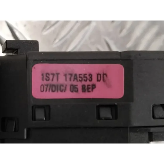 Mando Limpia para Ford Fiesta (Cbk)