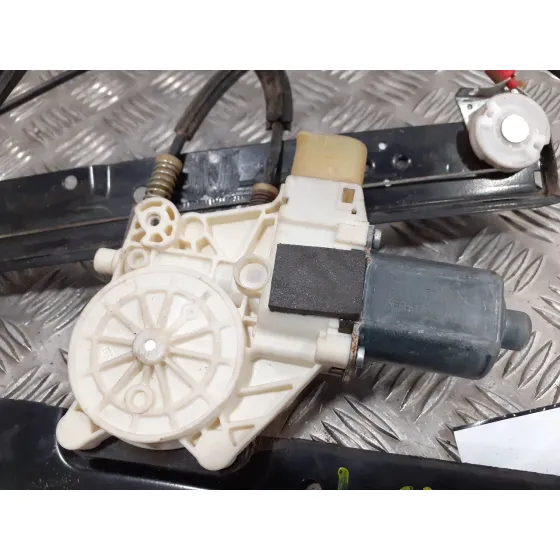 Elevalunas Delantero Derecho para Ford Mondeo Ber. (Ca2)