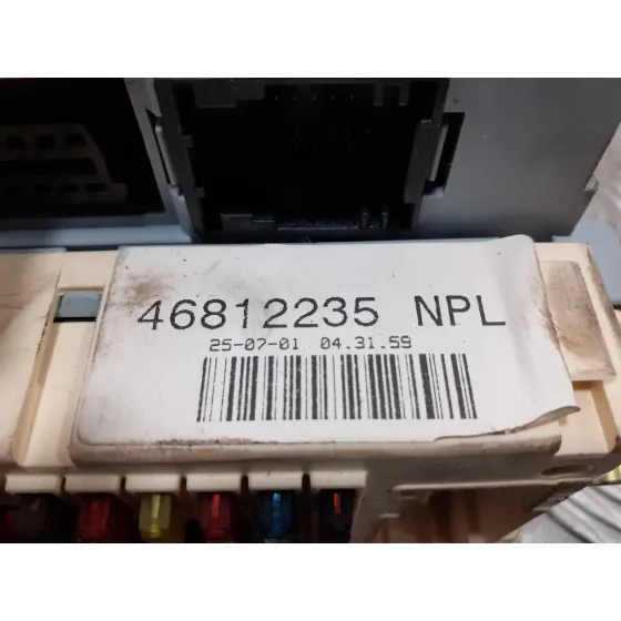 Caja Reles / Fusibles para Fiat Punto Berlina (188)