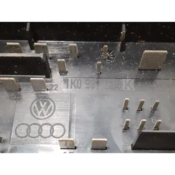 Caja Reles / Fusibles para Volkswagen Golf V Berlina (1K1)