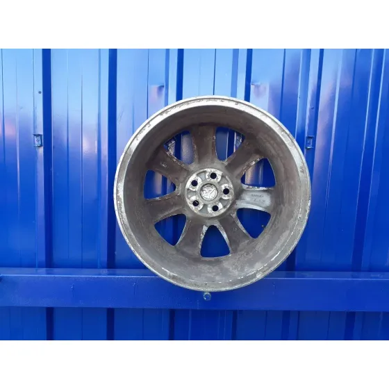 Llanta para Toyota Avensis Berlina (T25)