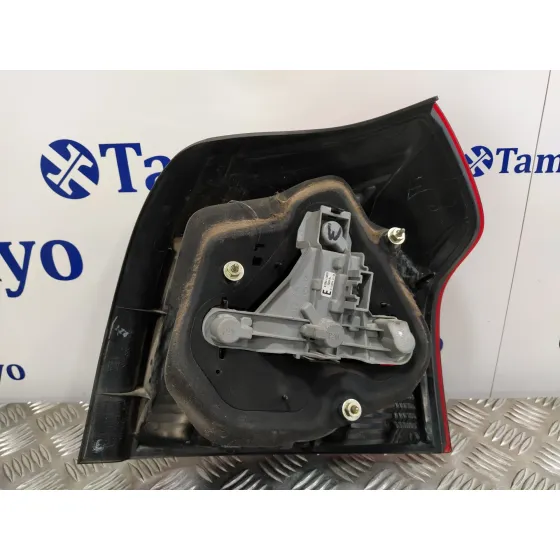 Piloto Trasero Izquierdo para Toyota Corolla (E12)
