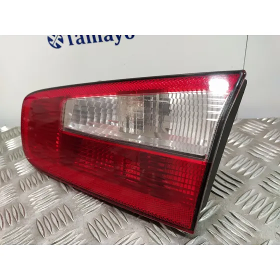 Piloto Trasero Derecho Porton para Renault Laguna Ii (Bg0)