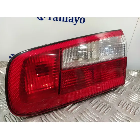 Piloto Trasero Derecho Porton para Renault Laguna Ii (Bg0)