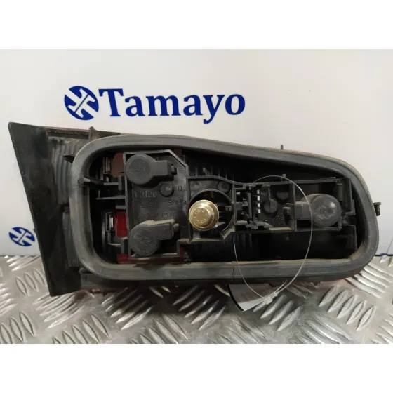 Piloto Trasero Derecho Porton para Renault Laguna Ii (Bg0)