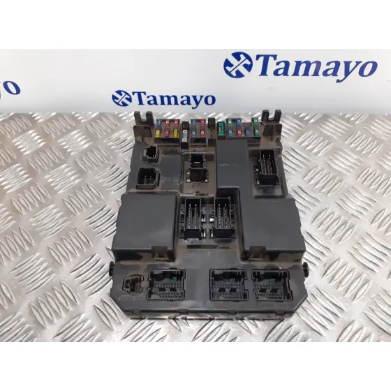 Caja Reles / Fusibles para Peugeot 307 (S1)