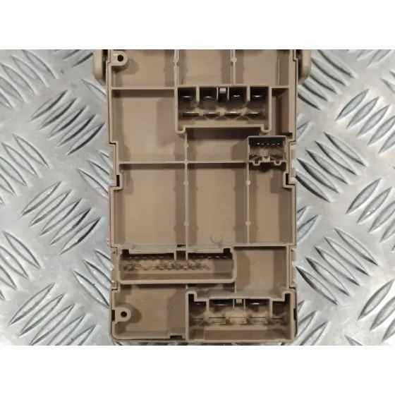Caja Reles / Fusibles para Subaru Forester S12