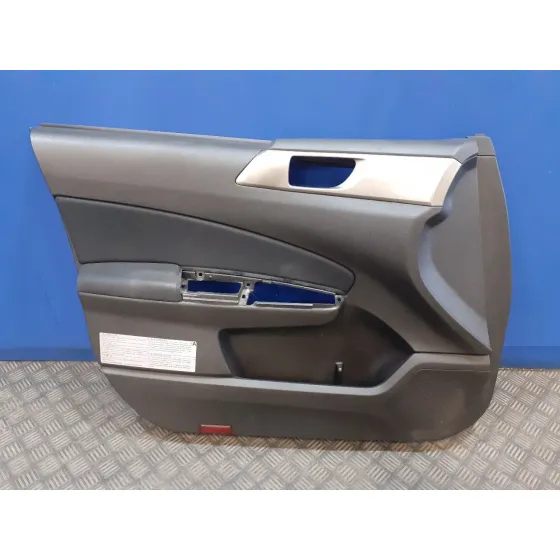 Guarnecido Puerta Delantera Izquierda para Subaru Forester S12