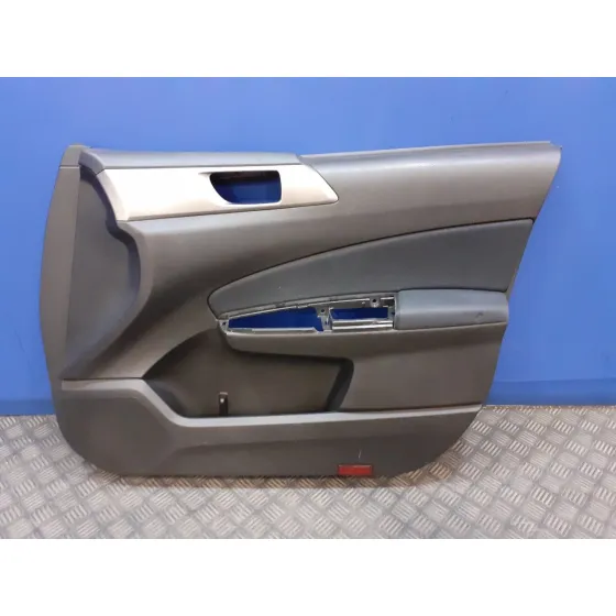 Guarnecido Puerta Delantera Derecha para Subaru Forester S12