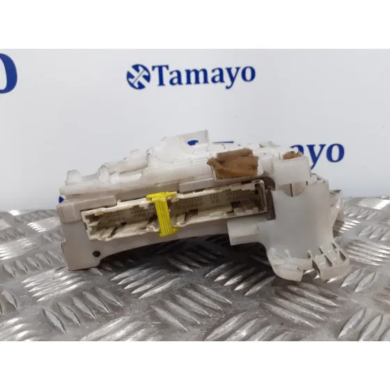 Caja Reles / Fusibles para Toyota Prius (Nhw30)